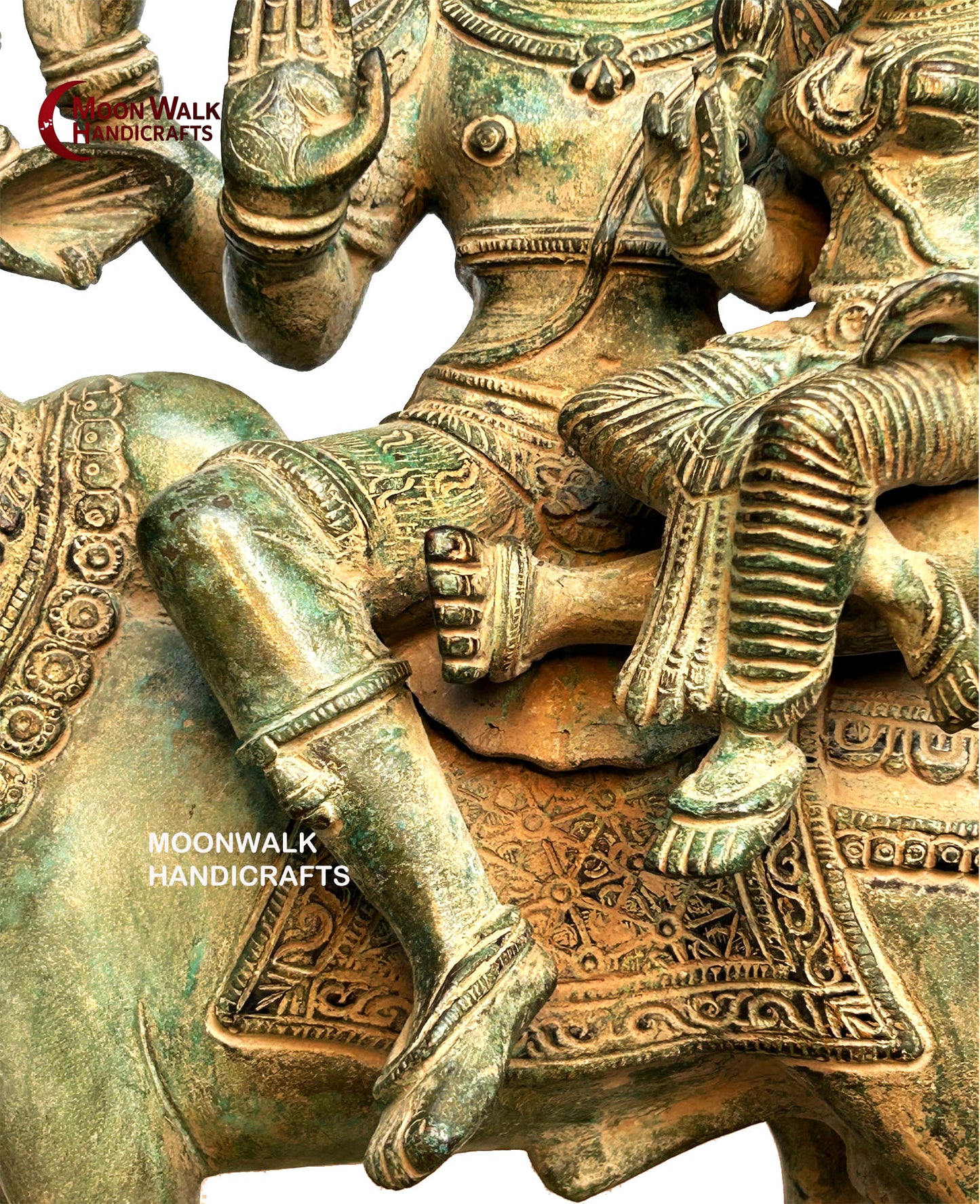 Antike Heilige Vereinigung: Statue von Lord Shiva, Parvati und Nandi
