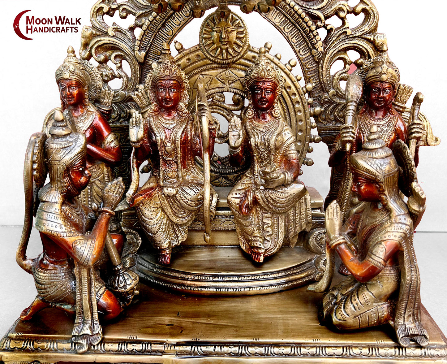 Exquisite Ram-Darbar-Statue aus Messing – Lord Ramas göttlicher Hof. Ram Panchayat. Sehr seltener Ram und Sita mit allen Brüdern und Hanuman. Code: ARP183