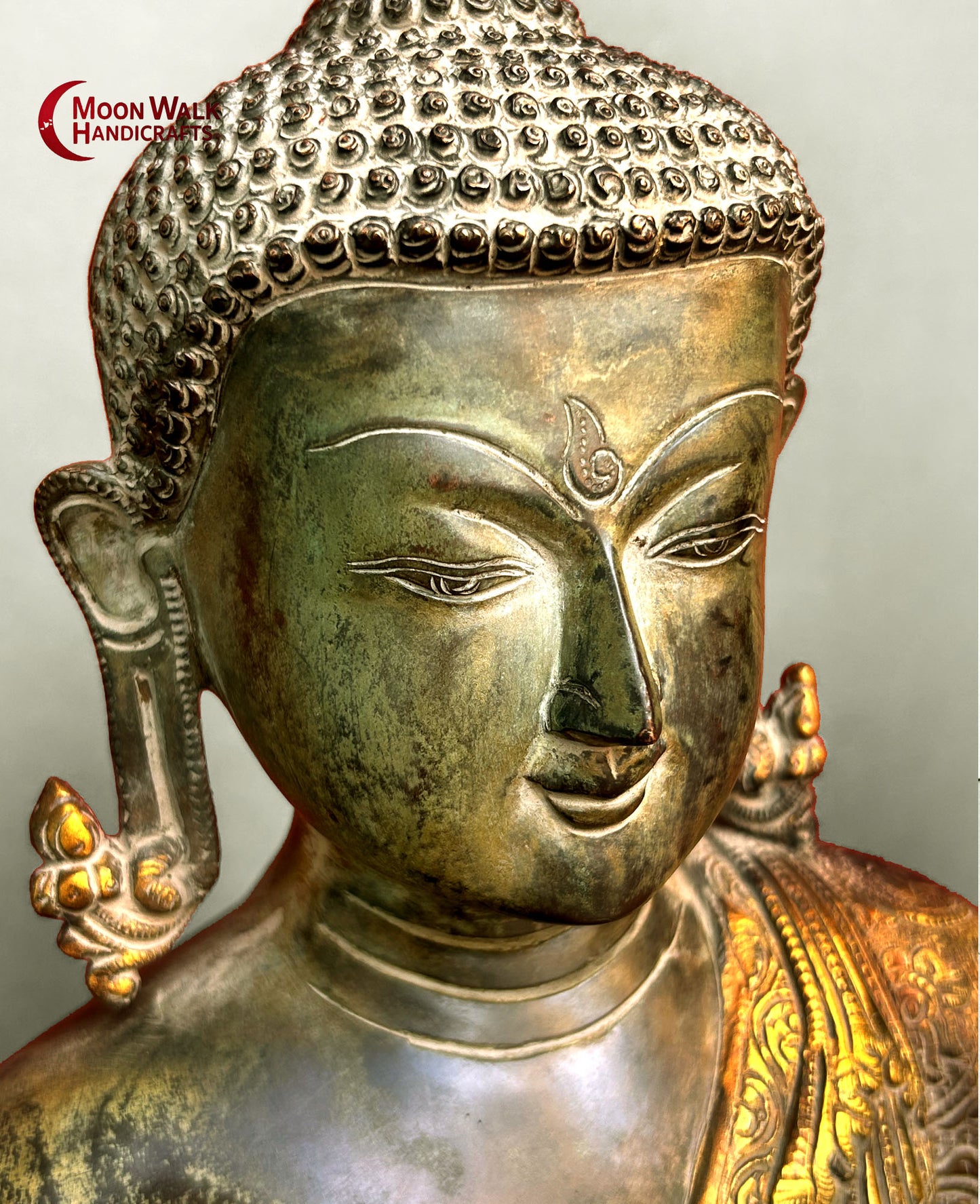 Medizinbuddha, antikes altes Stück mit vielen Schnitzereien, Nepali, meditierende Buddha-Statue von Drezel, Code ROH167