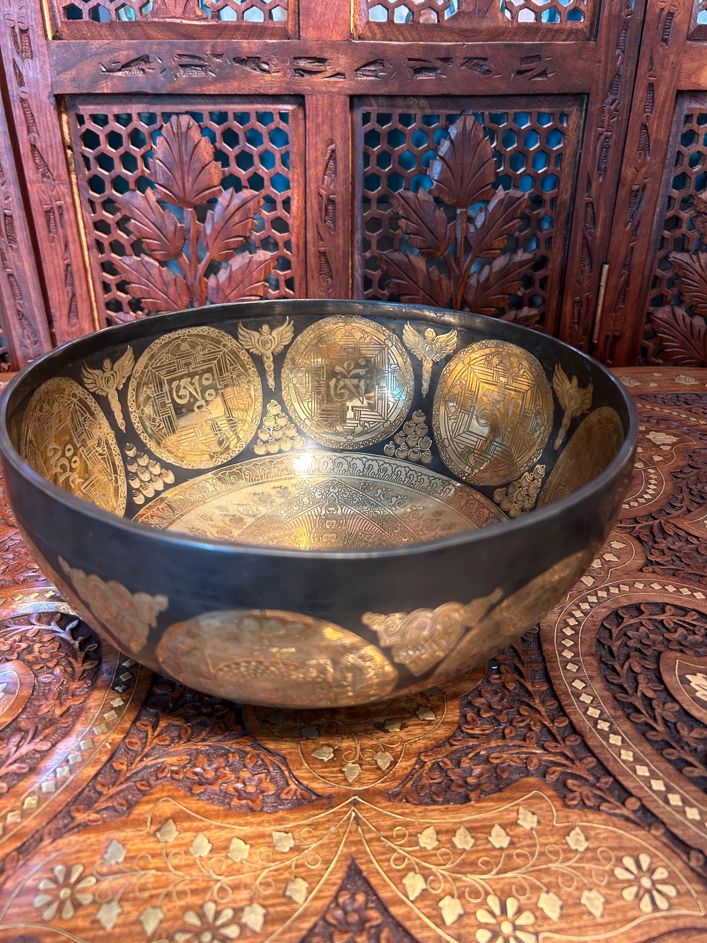 SH08 | weight 2kg, Height 13cm x width27 cm Handmade Carving Singing Bowl. Tibetan Sound Bowl Meditation, | Includes Mallet Cushion