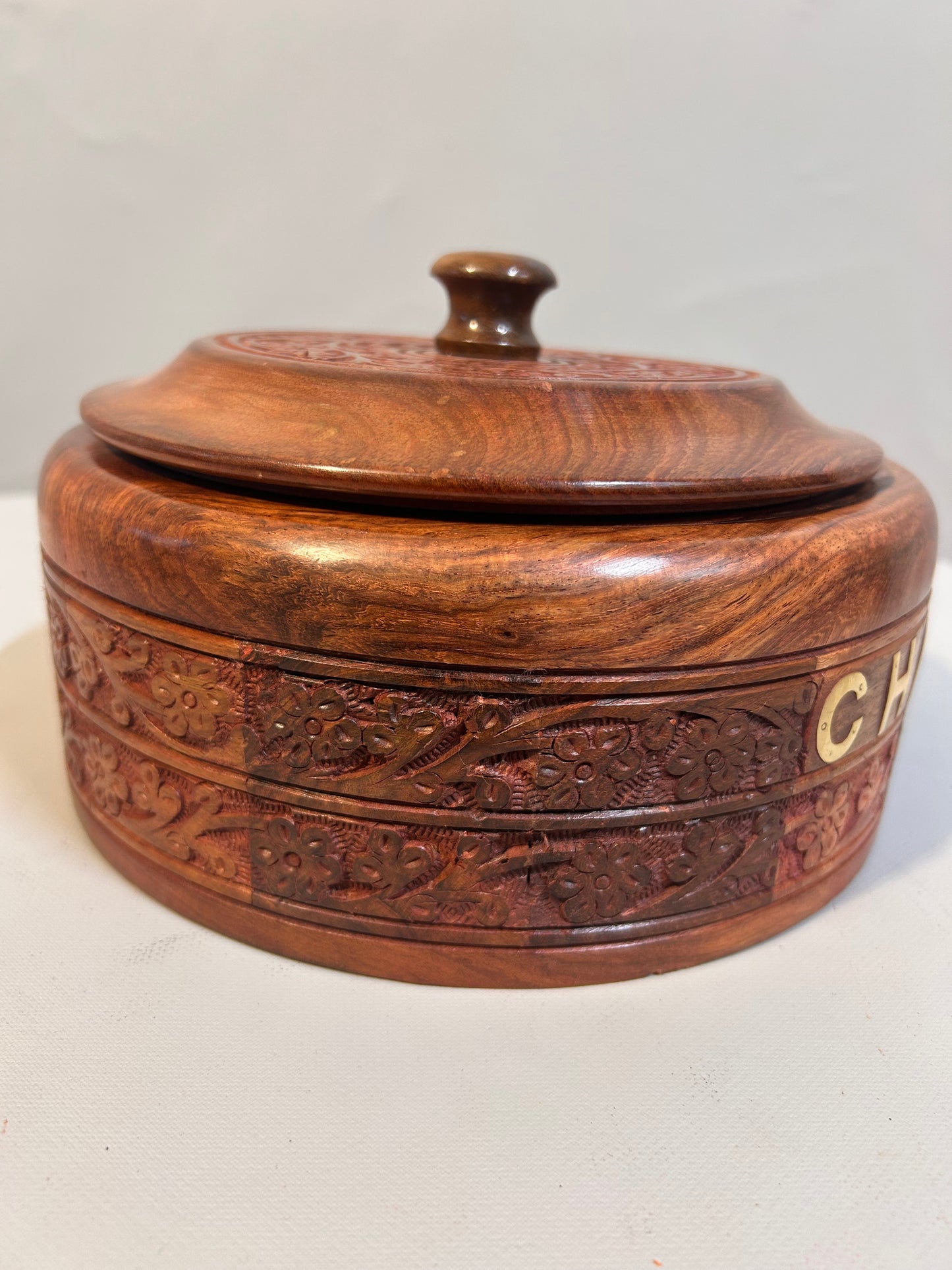 Handmade Wooden Chapati Box with Lid, 14cm x 23cm Roti Storage Container, Engraved Bread Box, Round Kitchen Organizer, Indian Kitchen Gift