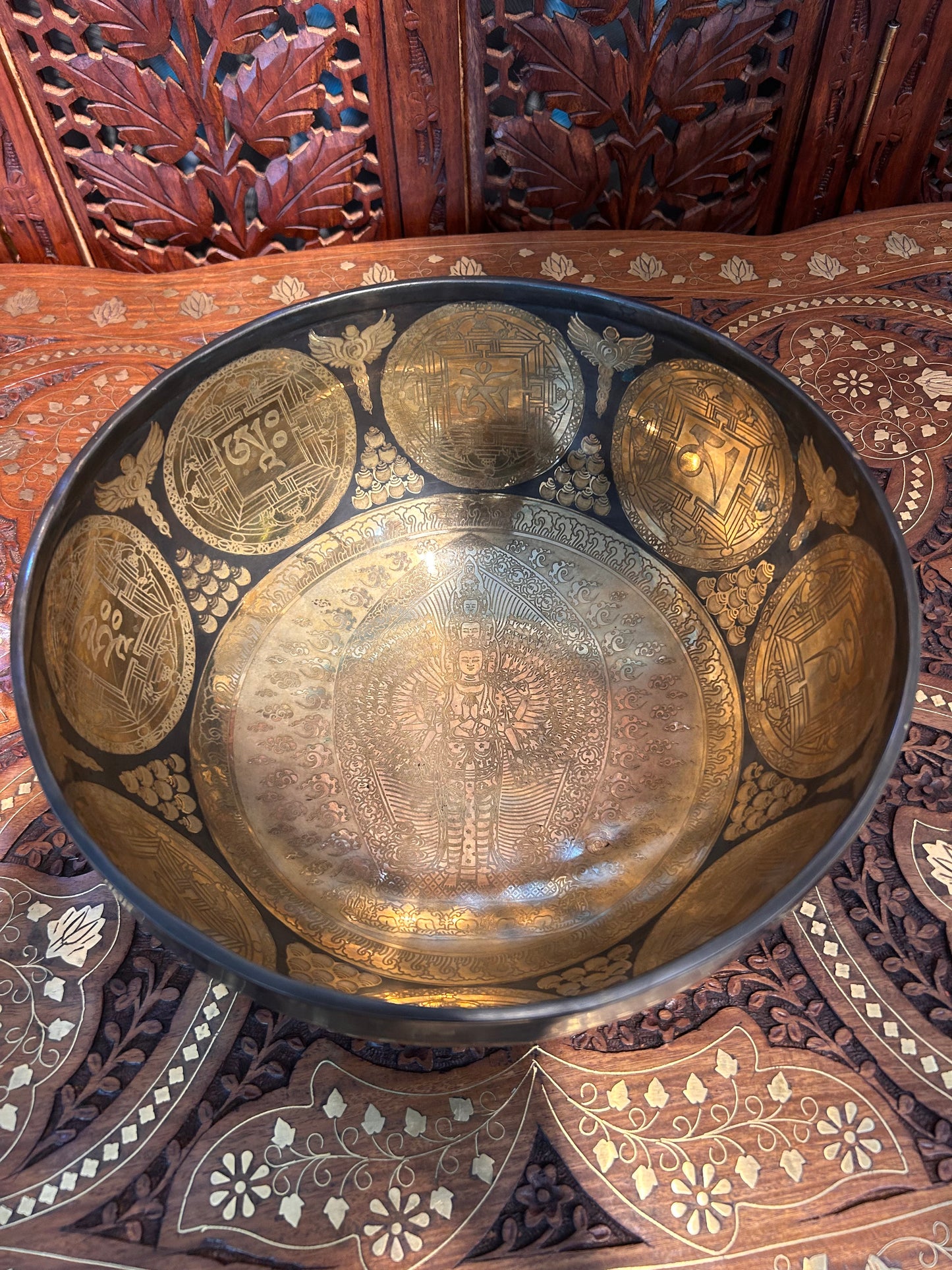 SH08 | weight 2kg, Height 13cm x width27 cm Handmade Carving Singing Bowl. Tibetan Sound Bowl Meditation, | Includes Mallet Cushion