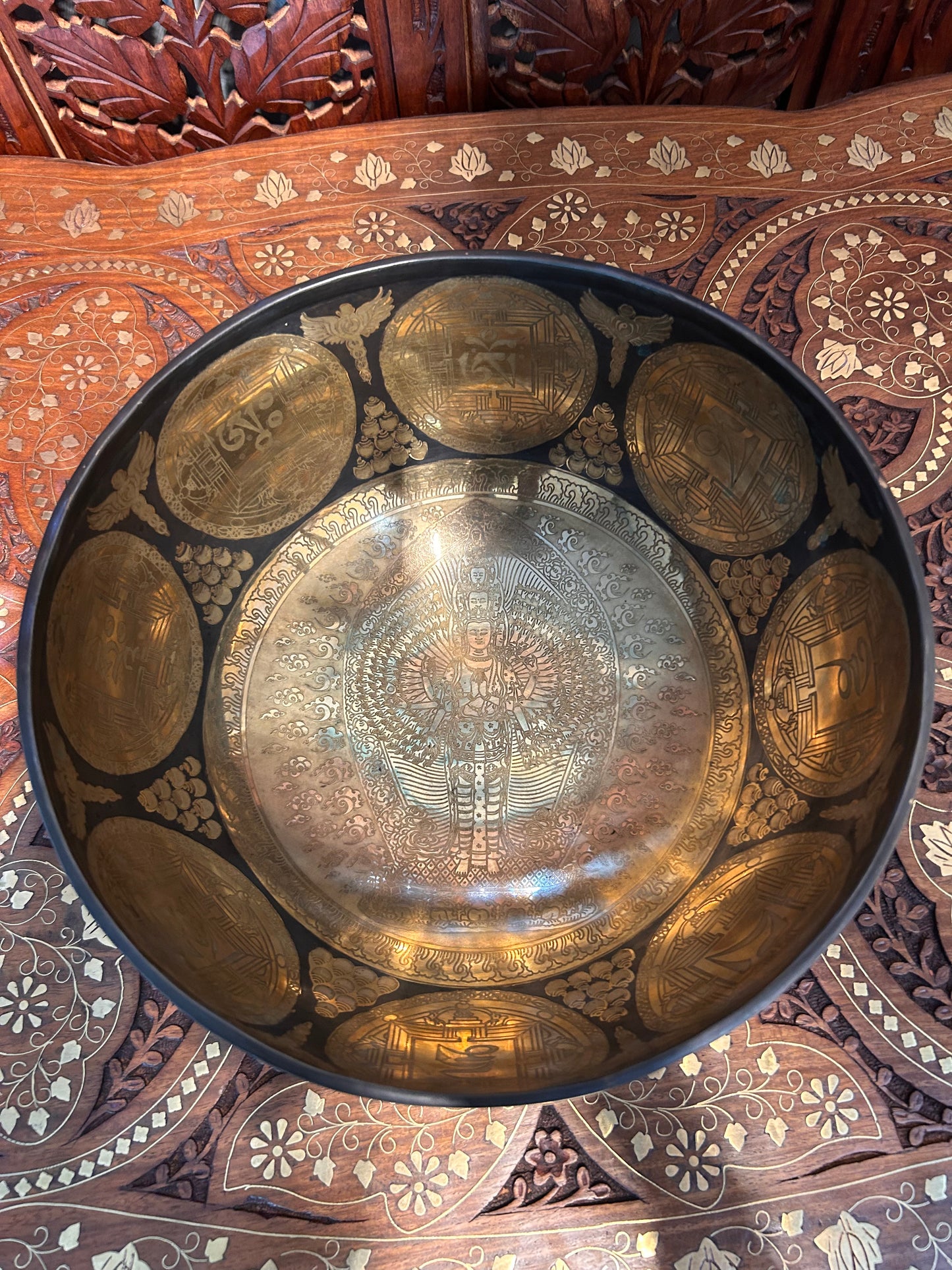 SH08 | weight 2kg, Height 13cm x width27 cm Handmade Carving Singing Bowl. Tibetan Sound Bowl Meditation, | Includes Mallet Cushion
