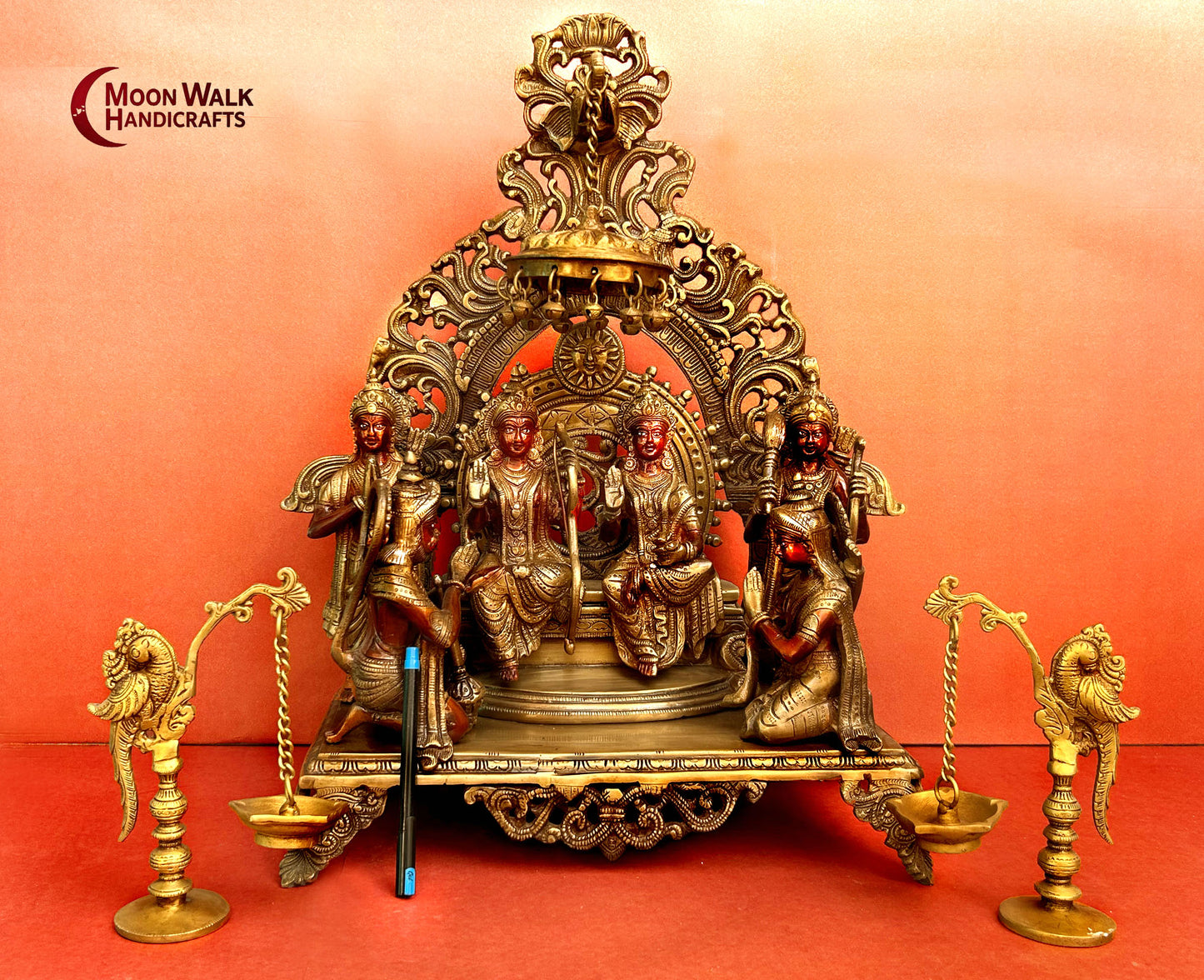 Exquisite Ram-Darbar-Statue aus Messing – Lord Ramas göttlicher Hof. Ram Panchayat. Sehr seltener Ram und Sita mit allen Brüdern und Hanuman. Code: ARP183