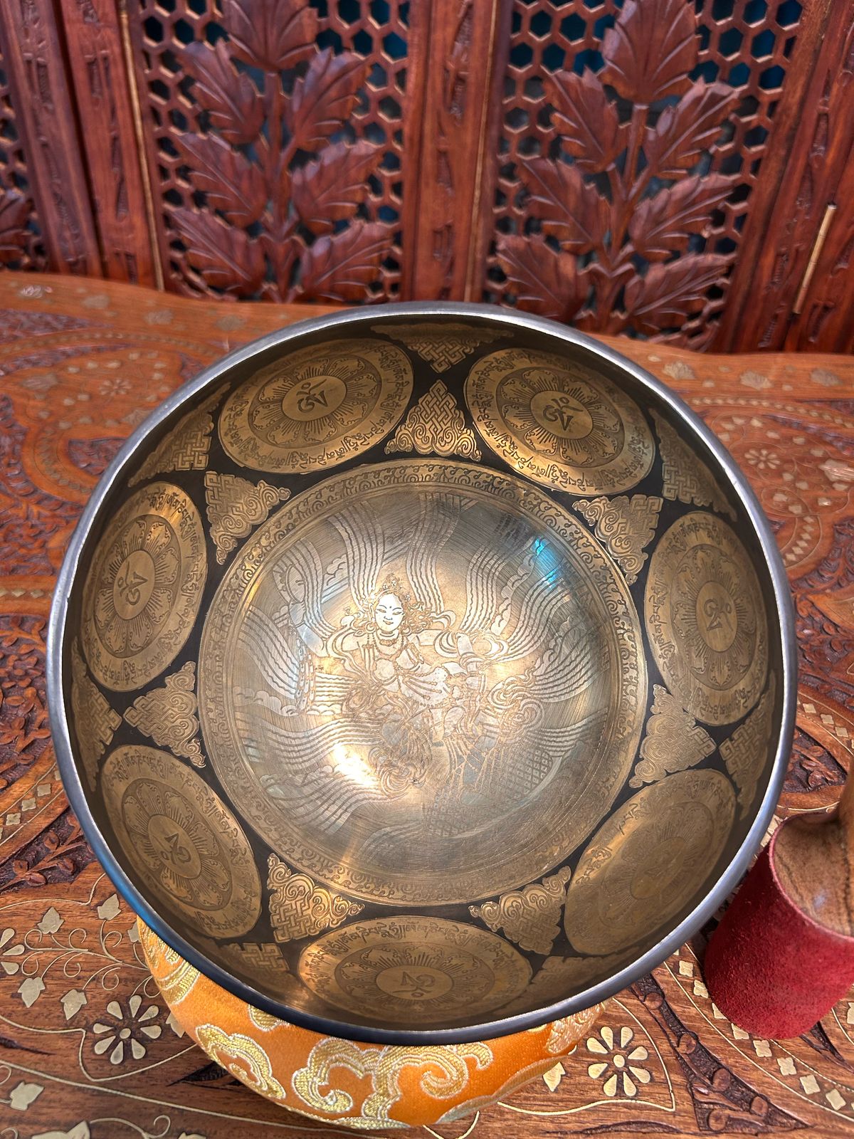 SH01 | Traditional Brass Singing Bowl 10cm x 19cm | Handmade Tibetan Sound Bowl for Meditation, Yoga & Chakra Healing | Includes Mallet & Cushion