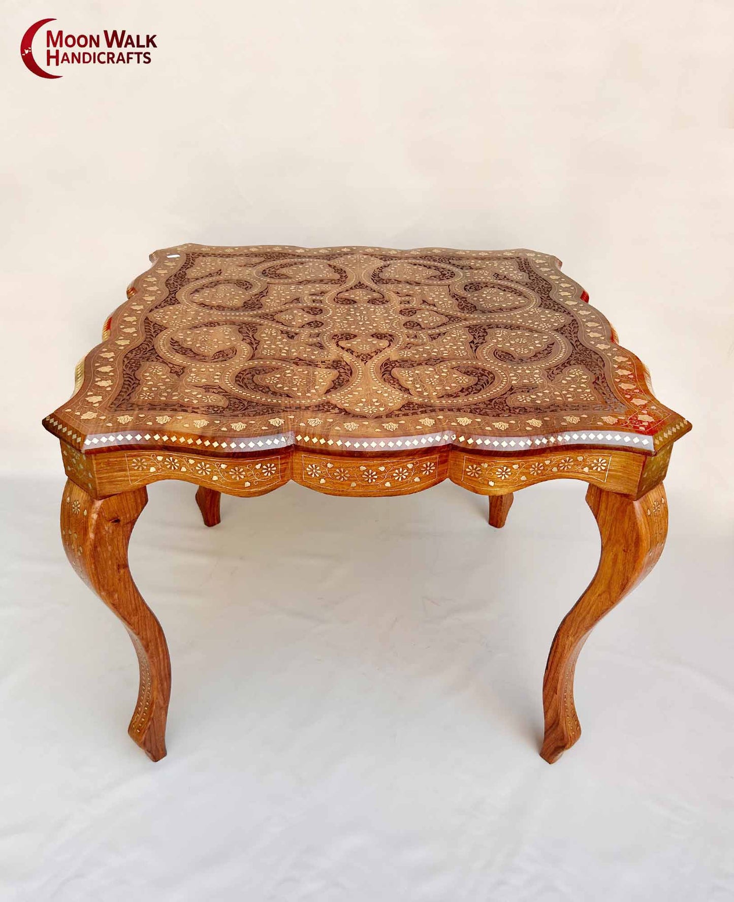 Handgefertigtes Esstisch-Set mit Messingschnitzerei, 1 Tisch und 4 Stühle, Made in India, Möbel von Moonwalk Handicrafts, Palisanderholz, Sheesham