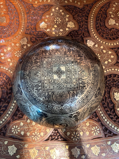 SH21 | weight 1.210kg, Height 10cm x width 23cm Handmade Carving Singing Bowl. Tibetan Sound Bowl Meditation, | Includes Mallet Cushion