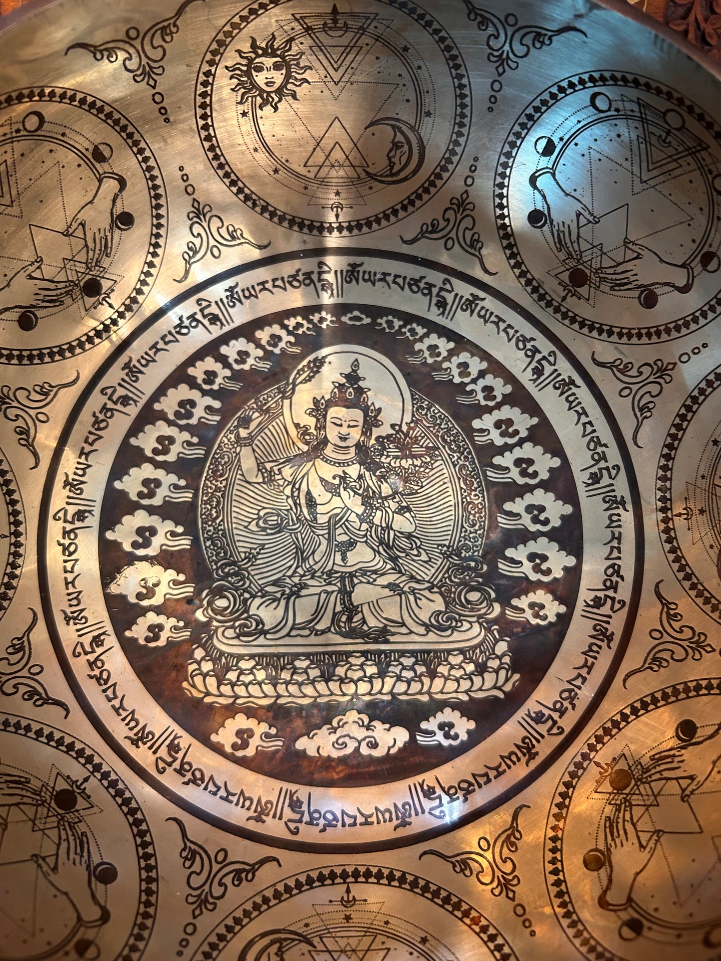 SH21 | weight 1.210kg, Height 10cm x width 23cm Handmade Carving Singing Bowl. Tibetan Sound Bowl Meditation, | Includes Mallet Cushion